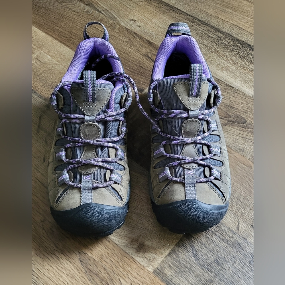 Women's Keen Shoes Size 6